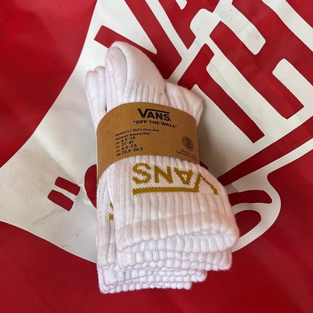 VANS “Off The Wall” Women’s 3 pairs socks set NWT
